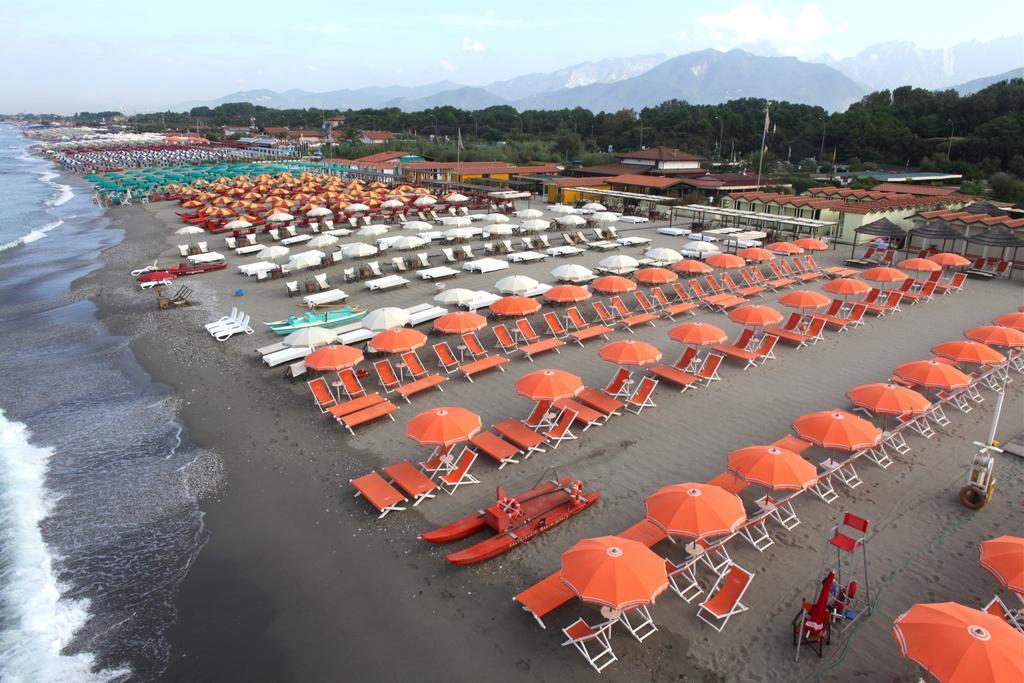 מרינה די מסה Hotel La Bussola מראה חיצוני תמונה