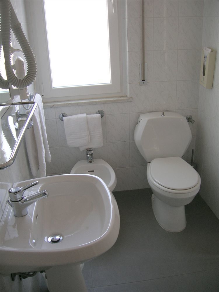 מרינה די מסה Hotel La Bussola מראה חיצוני תמונה