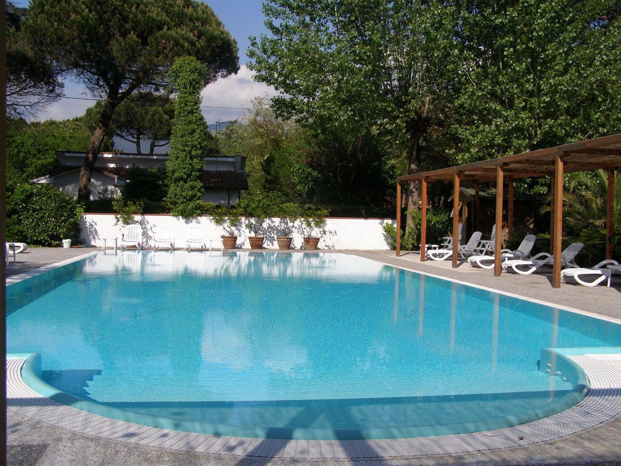 מרינה די מסה Hotel La Bussola מראה חיצוני תמונה
